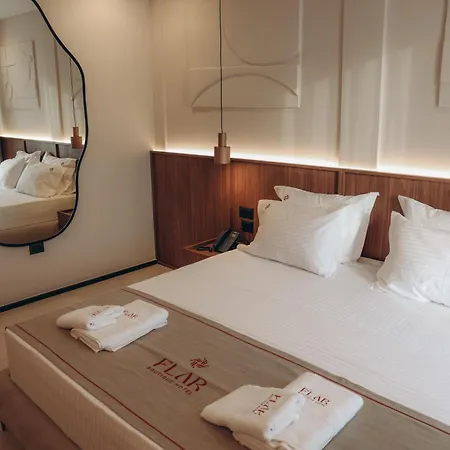 Flar Boutique *